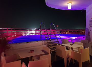 morocco/sais/bar/sky-bar-hotel-renaissance