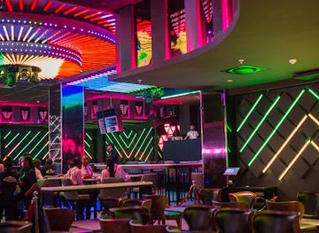 zambia/luangwa-valley/bar/qube-night-club
