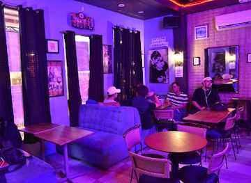 philippines/manila/malate/bar/default-cafe-pub-manila