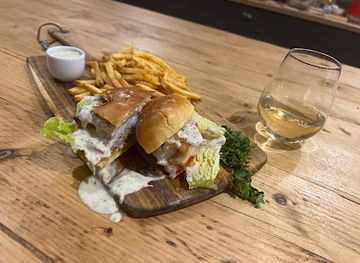 bulgaria/malyovitsa/bar/misfits-bar