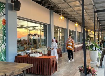 indonesia/north-kalimantan/bar/grounds-lune