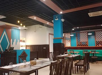 myanmar-burma/naypyidaw/bar/the-moon-restaurant-bar