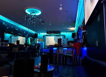 spain/marbella/bar/moet