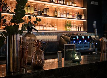 switzerland/lenzerheide/bar/cafe-bar-schweizerhof