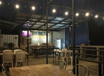 thailand/mae-hong-son/bar/chom-bar