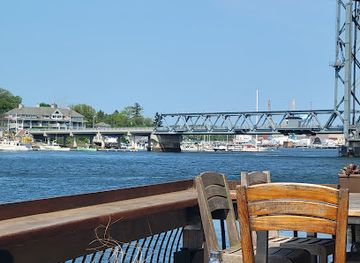 new-hampshire/seacoast-region/bar/martingale-wharf