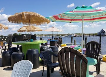 maryland/janes-island-state-park/bar/capt-e-s-hurricane-grill-and-tiki-bar