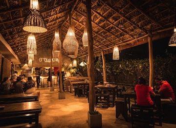 sri-lanka/central-province/bar/hideout-lounge
