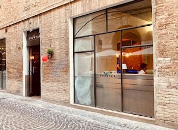 italy/urbino/bar/cafe-trentatre