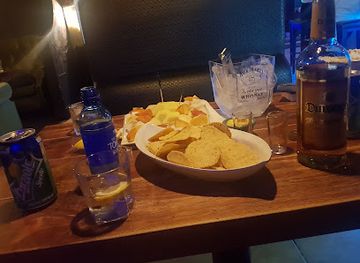 south-korea/incheon/bar/hands-up