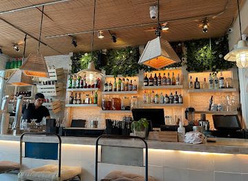 spain/barcelona/barceloneta/bar/lolita-barceloneta