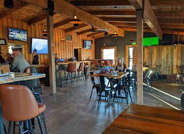 oregon/crook-county/bar/the-waterhole-tavern