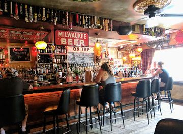 wisconsin/milwaukee/bay-view/bar/burnhearts