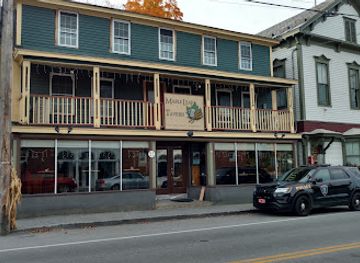vermont/molly-stark-state-park/bar/the-maple-leaf-tavern