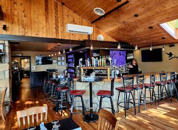 vermont/mount-equinox/bar/raven-s-den-steakhouse-and-taproom