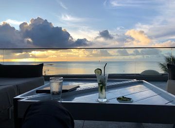 guam/fai-fai-beach/bar/the-lobby-lounge