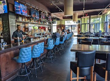 michigan/mid-michigan/bar/bar-louie-dearborn
