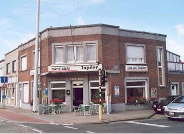 belgium/zeebrugge/bar/cafe-abri