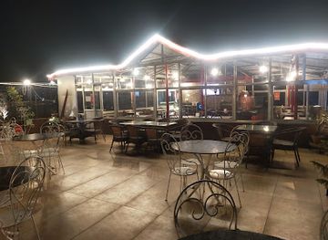 india/himalayan-mountains/bar/captain-s-bar-and-restaurant