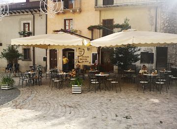italy/abruzzo-national-park/bar/enoteca-da-barcone