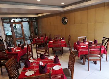 india/mizoram/bar/zamzo-grill-kitchen-restaurant-hotel-floria