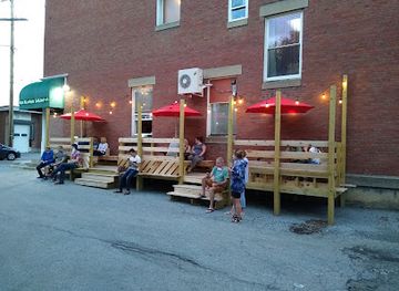 new-hampshire/hanover/bar/wolf-tree