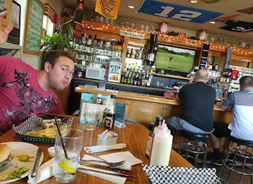 Cascade Lakes Pub at 7th St