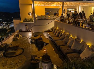 IOS CLUB - SUNSET DINING BAR