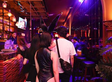 vietnam/southeast/bar/snug-pub