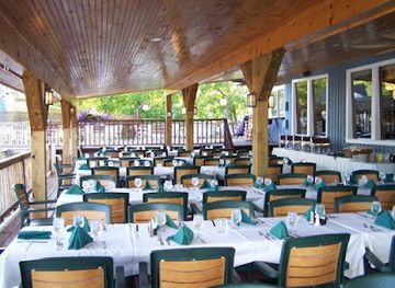 new-york/lake-george/bar/lake-george-shoreline-restaurant