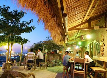 indonesia/east-nusa-tenggara/bar/tebing-cafe
