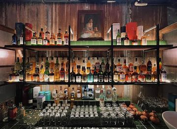 myanmar-burma/golden-rock/bar/the-reading-room