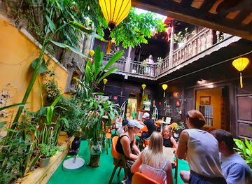 vietnam/south-central-coast/bar/hoi-an-t-t-cocktail-bar-coffee-antiques