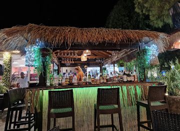 greece/south-aegean/bar/memories-cocktails-and-sports-bar