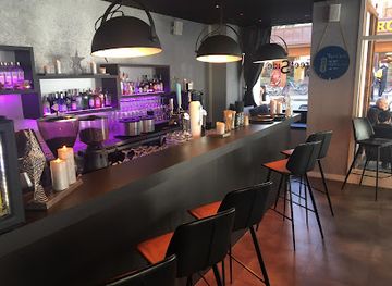 switzerland/zermatt/bar/streetside-bar