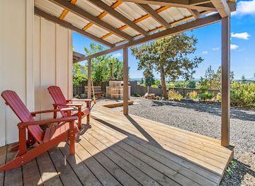 oregon/smith-rock-state-park/bar/smith-rock-hideout