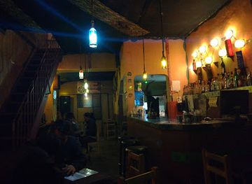 bolivia/andean-valleys/bar/calderas-pub-club