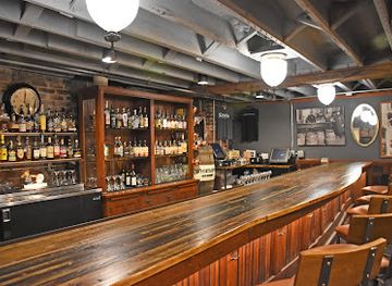 iowa/des-moines/east-village/bar/ken-s-a-not-so-secret-speakeasy