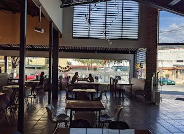 ecuador/loja-region/bar/zona-resto-pub