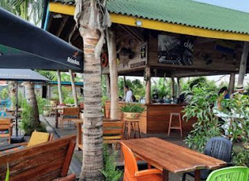 gabon/chaillu-massif/bar/marina-social-beach