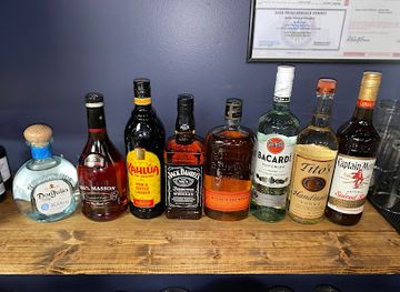 illinois/illinois-beach-state-park/bar/harbor-cafe