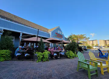 Fins Ale House and Raw Bar