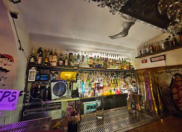 italy/campania/bar/bucopertuso-public-house