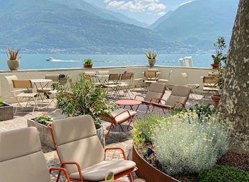 italy/lake-como/bar/lo-scalo-craft-drinks-by-the-lake