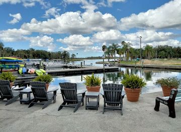 florida/nature-coast/bar/waterfront-social