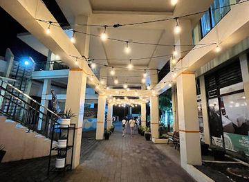 philippines/legazpi/embarcadero-de-legazpi/bar/embarcadero-de-legazpi