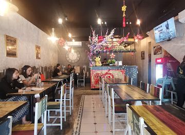 brunei/kampong-ayer/bar/noel-onez-lapatis