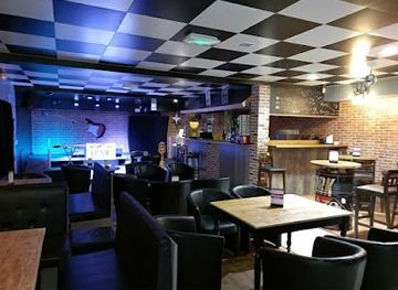 france/lourdes/bar/show-case-time