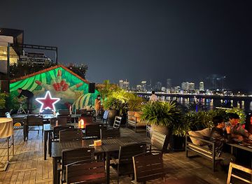 cambodia/phnom-penh/bar/le-moon-rooftop