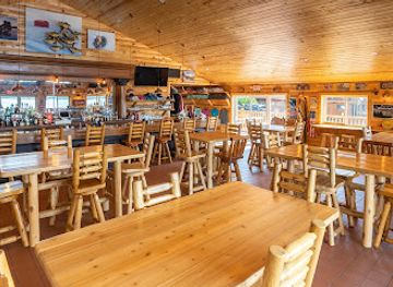 michigan/porcupine-mountains-wilderness-state-park/bar/aj-s-lodge-and-oven